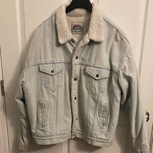 Men's Vintage Levi’s Light Wash Sherpa-Lined Denim Jacket - Cream Sherpa XL